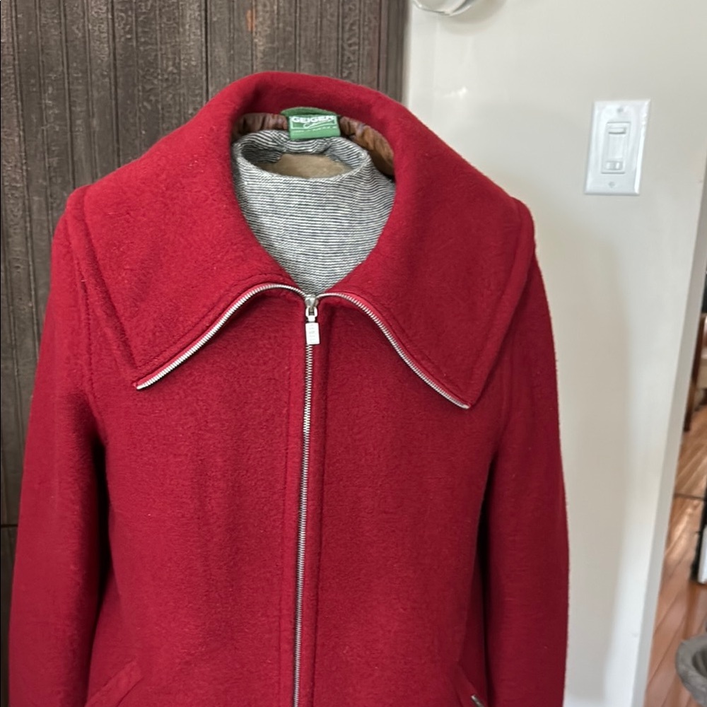 Vintage Geiger of Austria Red/Burgundy Trench Coat w/Overs Collar w/Zipper